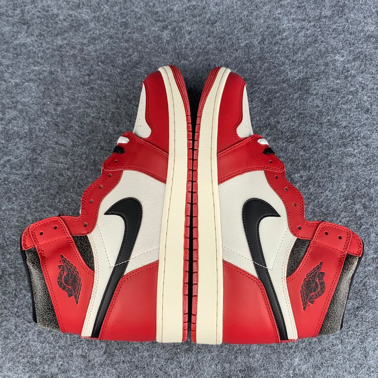 Air Jordan 1 Retro High OG 'Lost & Found'