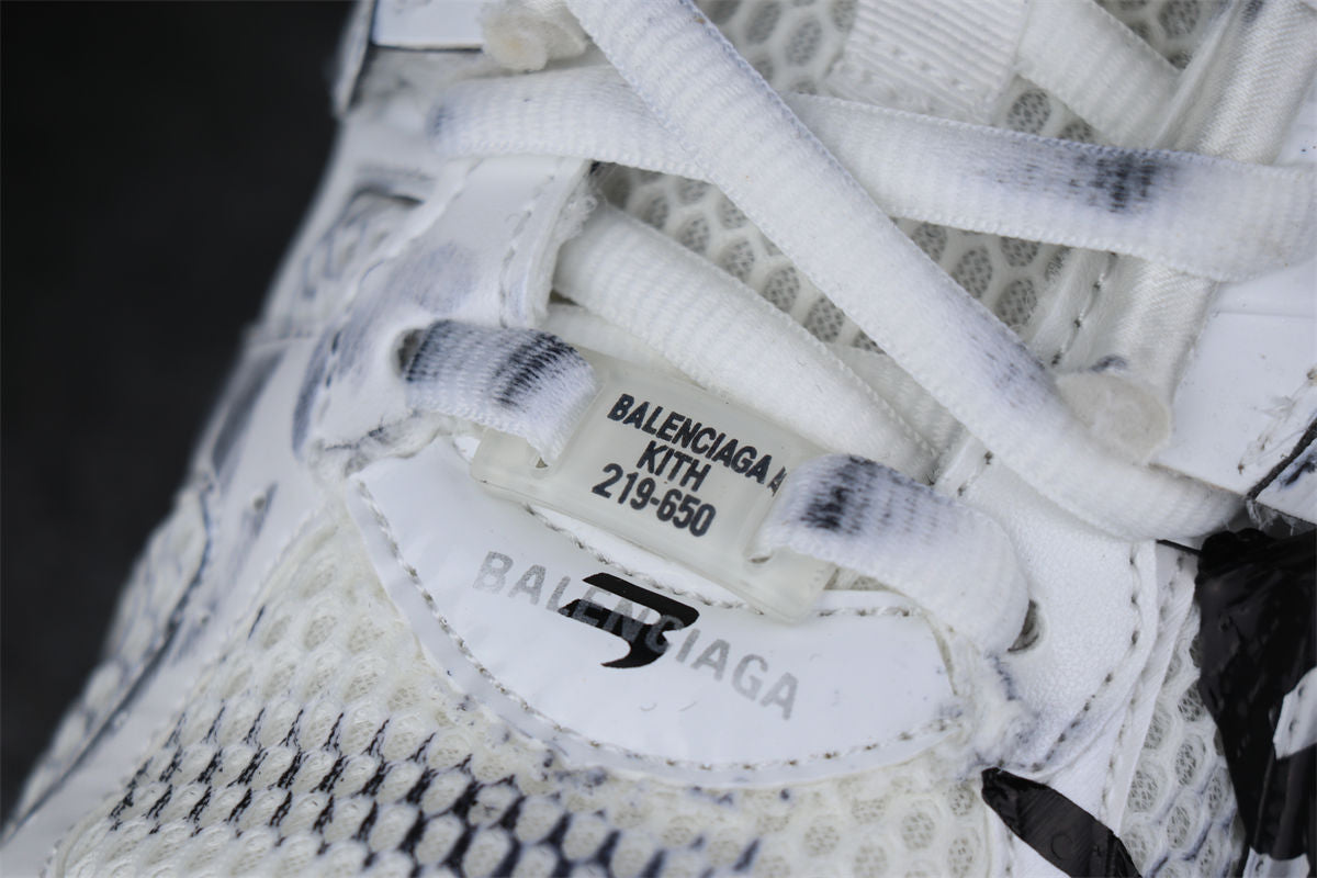 Balenciaga Wmns Runner Sneaker 'Graffiti - White Black'